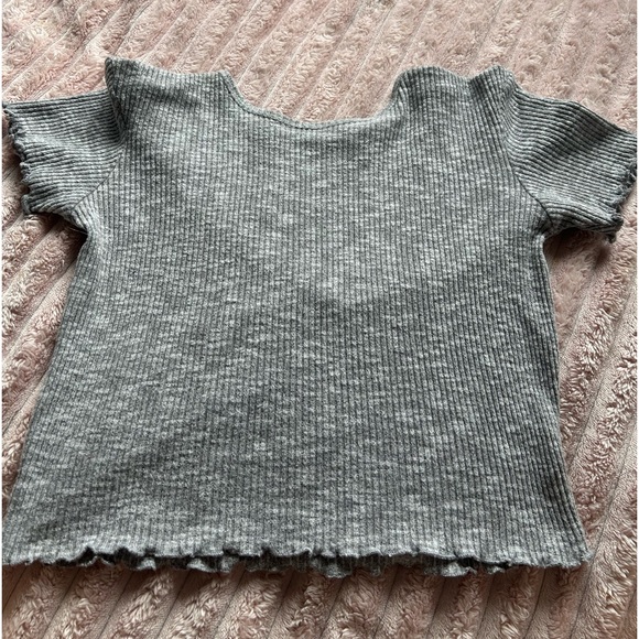 American Eagle gray ruffled crop top - Picture 3 of 3